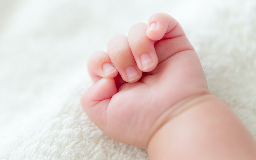 Is it Normal For Babies to Scratch Themselves with Their Fingernails?